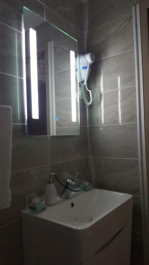Apartmani Sarm Vir Kültér fotó