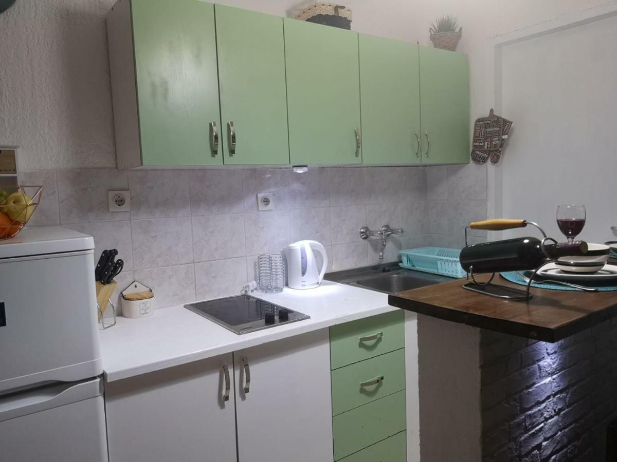 Apartmani Sarm Vir Kültér fotó